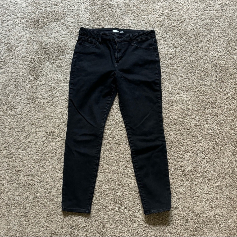 Black old navy rockstar super skinny built in warm jeans size 12